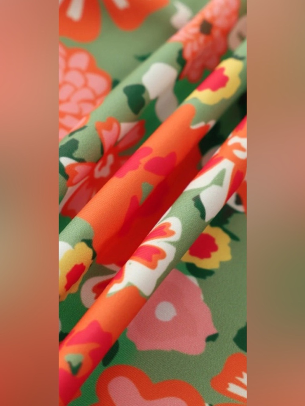 NWT-Medium Berlook neutral floral
 front tie adjustable straps
Ruched padded - Picture 9 of 9